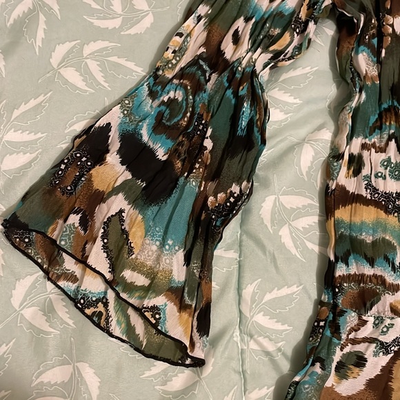 Collared Patterned Blouse - Picture 3 of 7